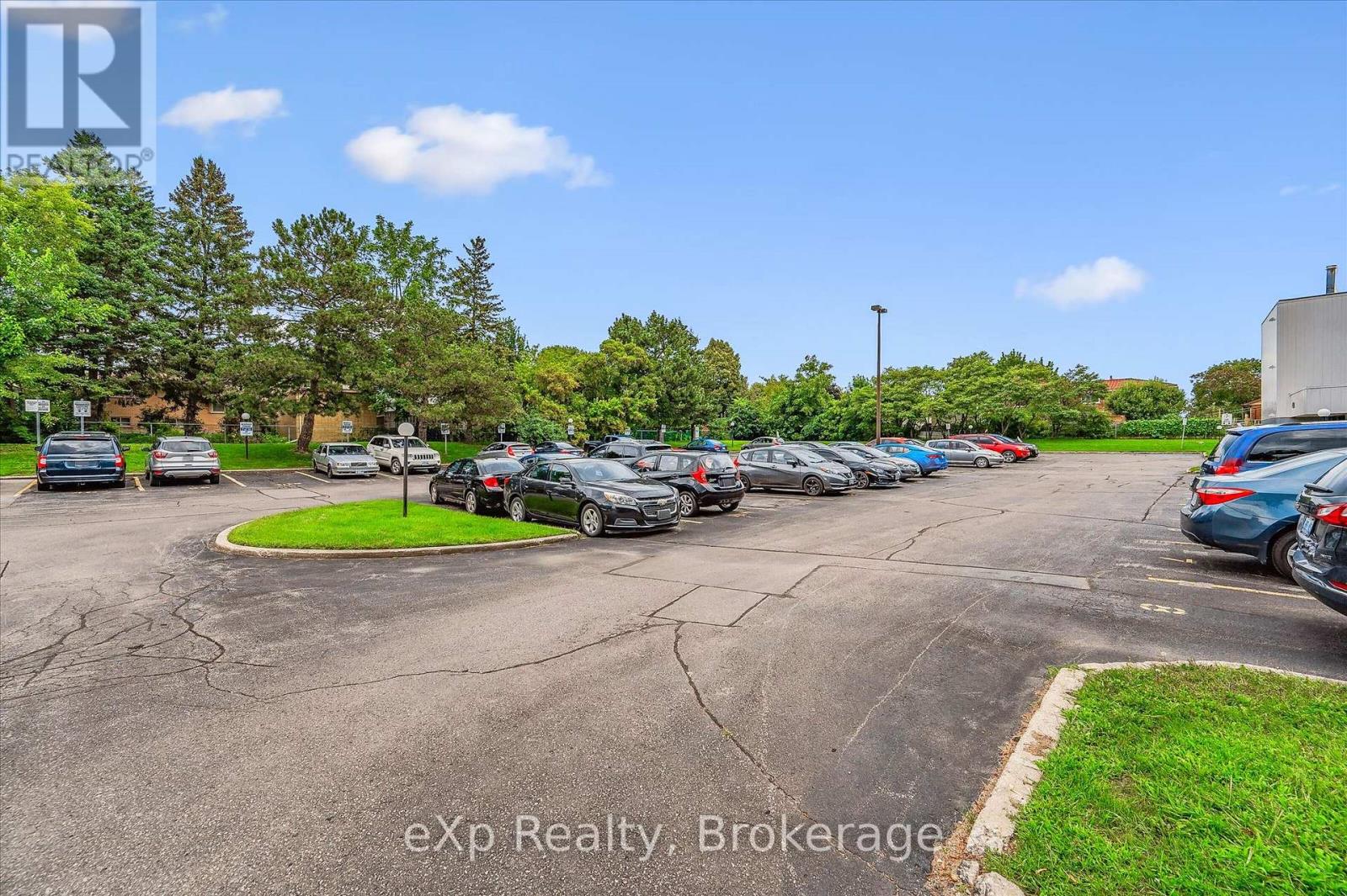 404 - 65 SILVERCREEK PARKWAY N