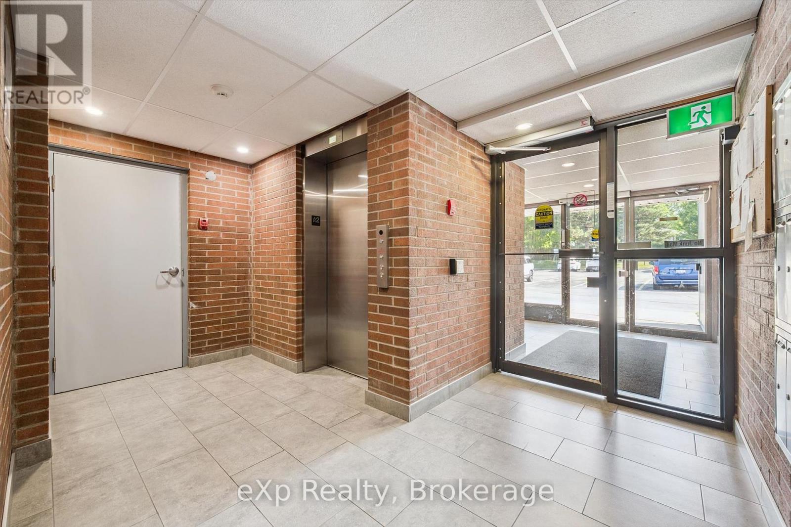404 - 65 SILVERCREEK PARKWAY N