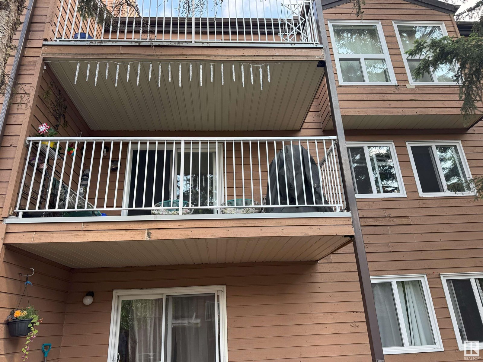 #210 20 Alpine PL NW