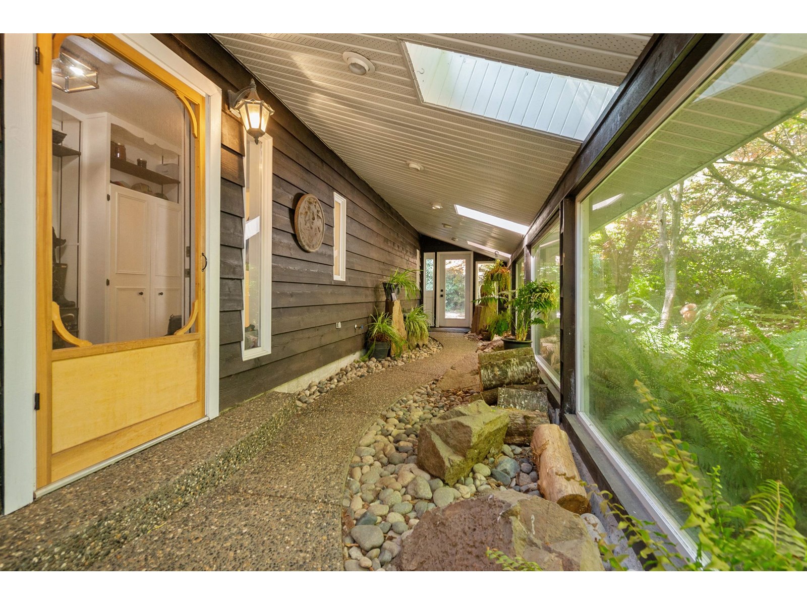 3599 LOUGHEED HIGHWAY|Mt Woodside