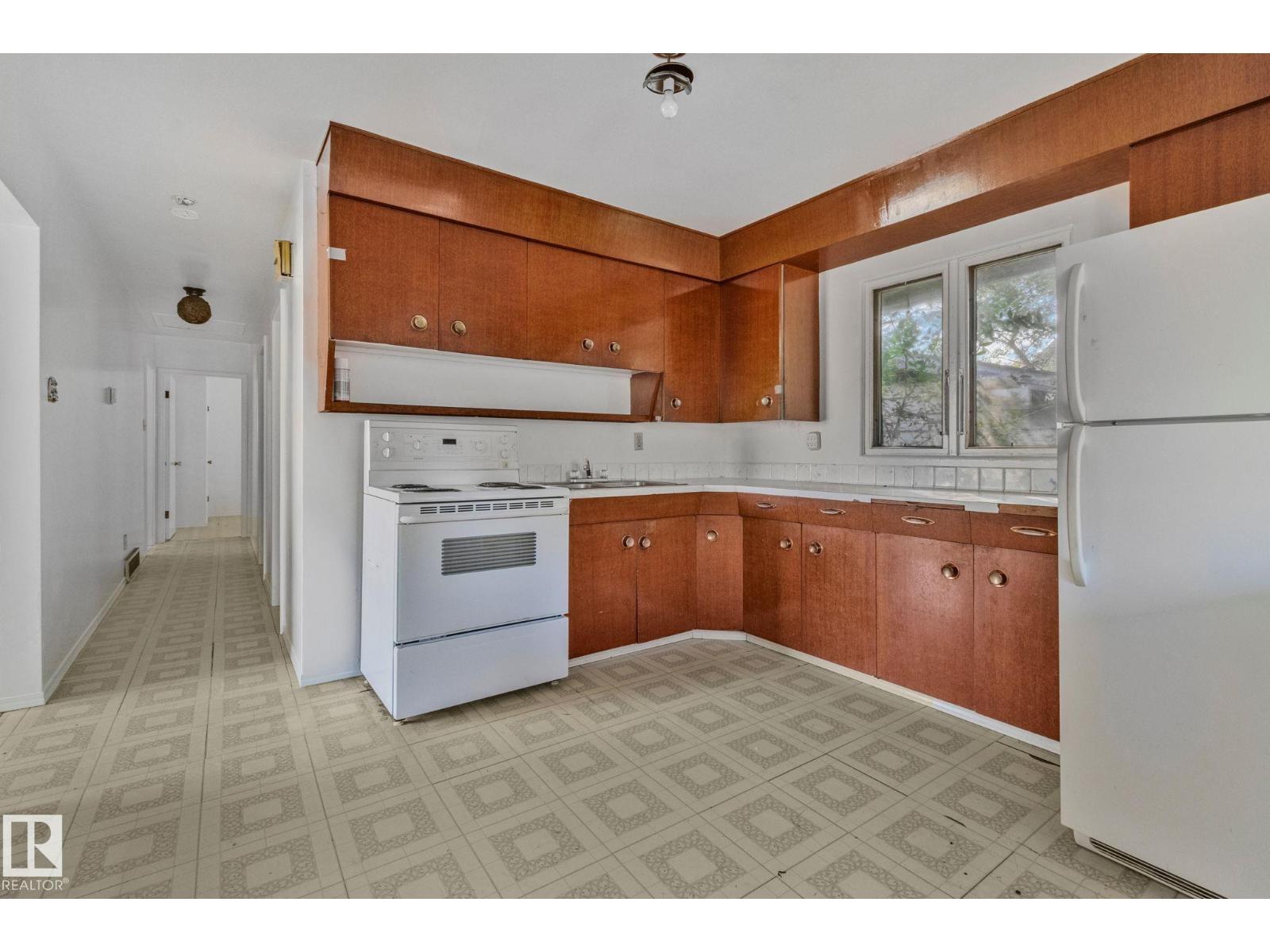 12350 82 ST NW