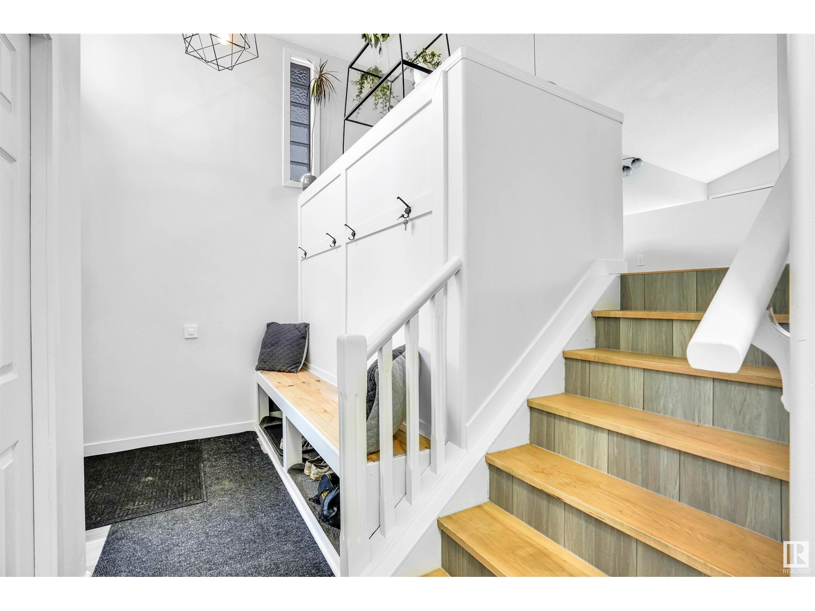 849 BLACKLOCK WY SW