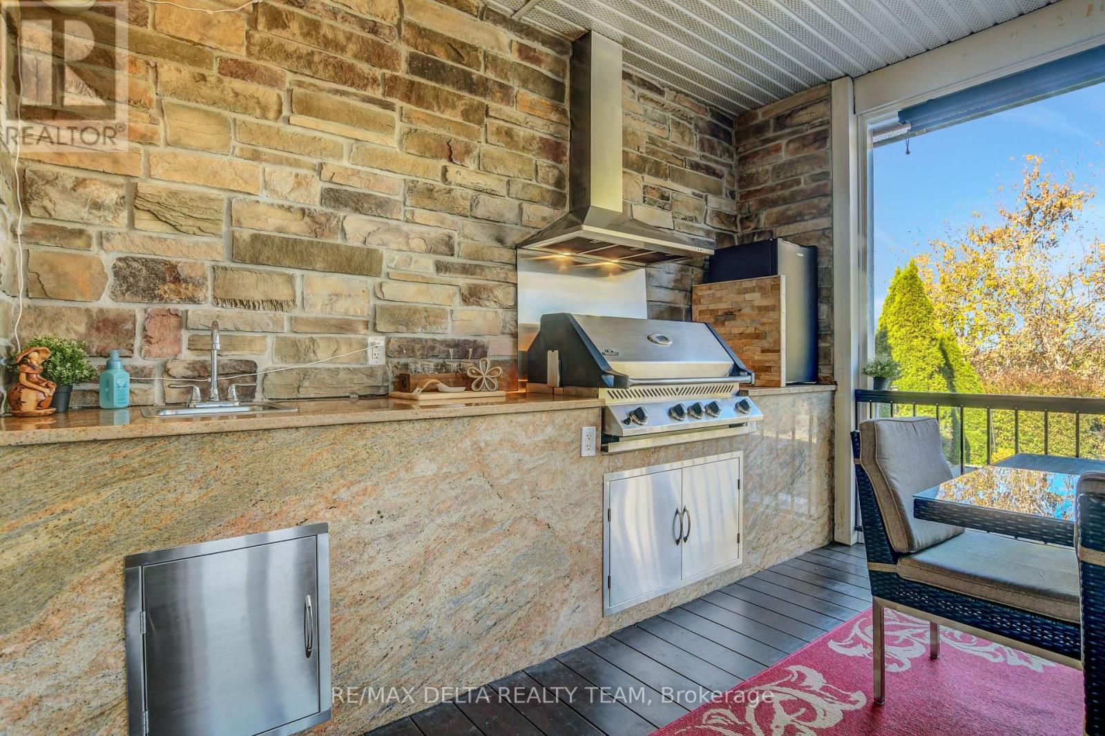 6948 MARY ANNE DRIVE