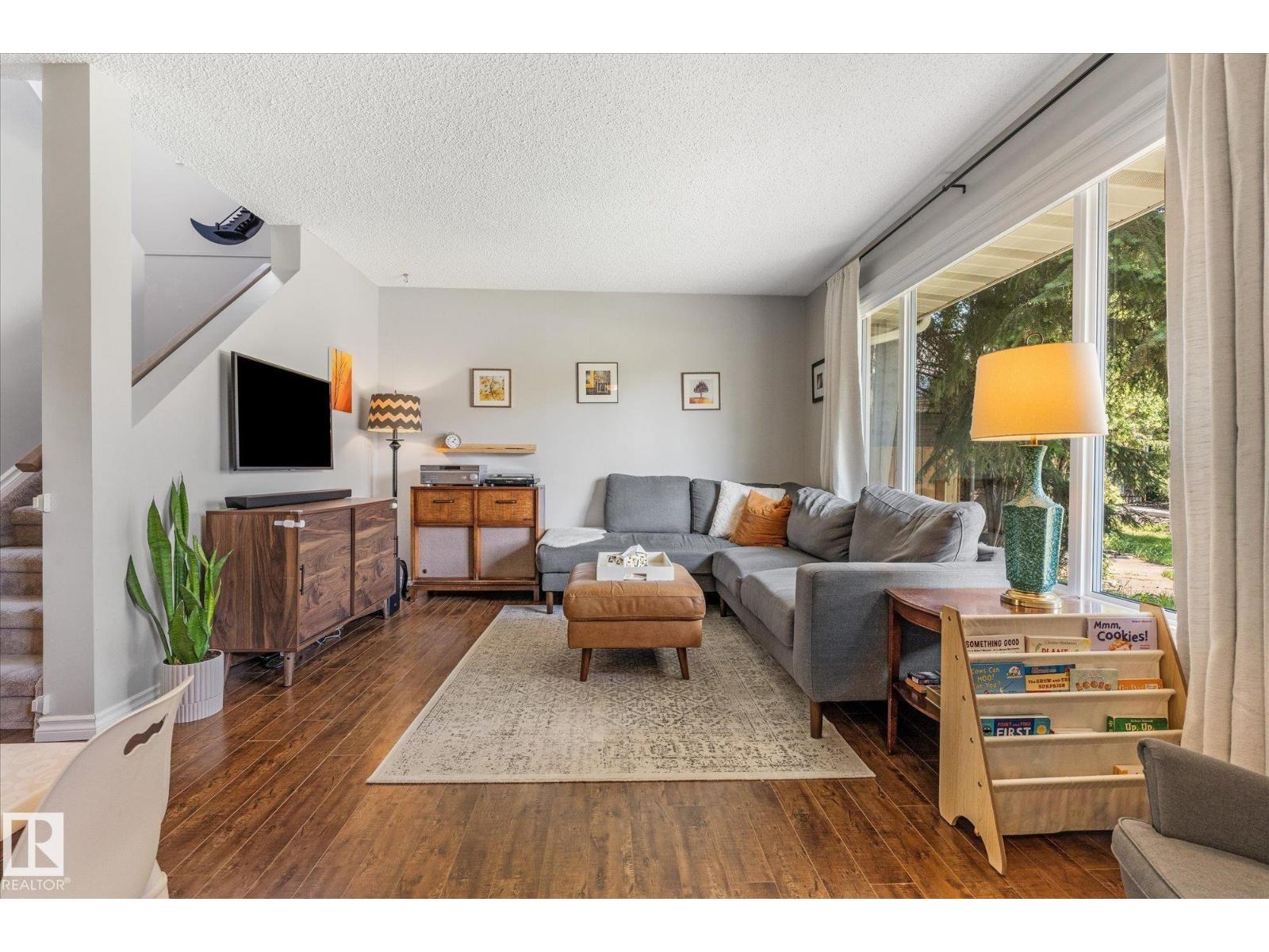 4718 35 AV NW