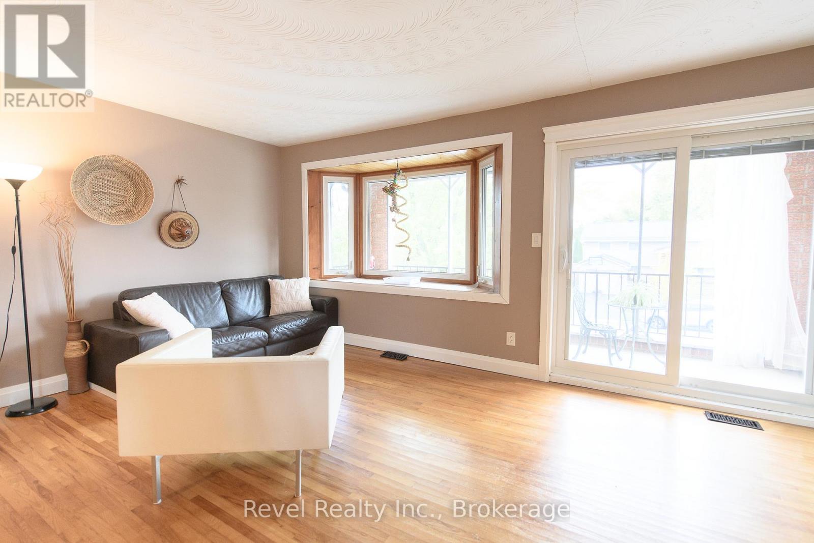 4 TESKEY COURT