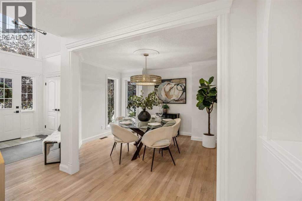 156 Strathridge Place SW