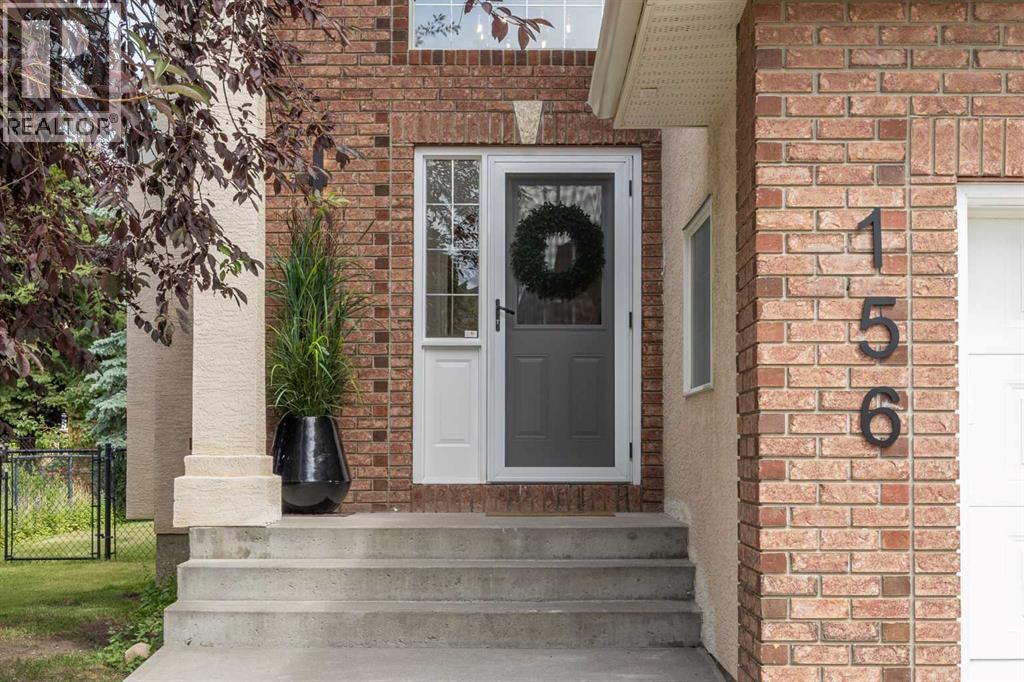 156 Strathridge Place SW