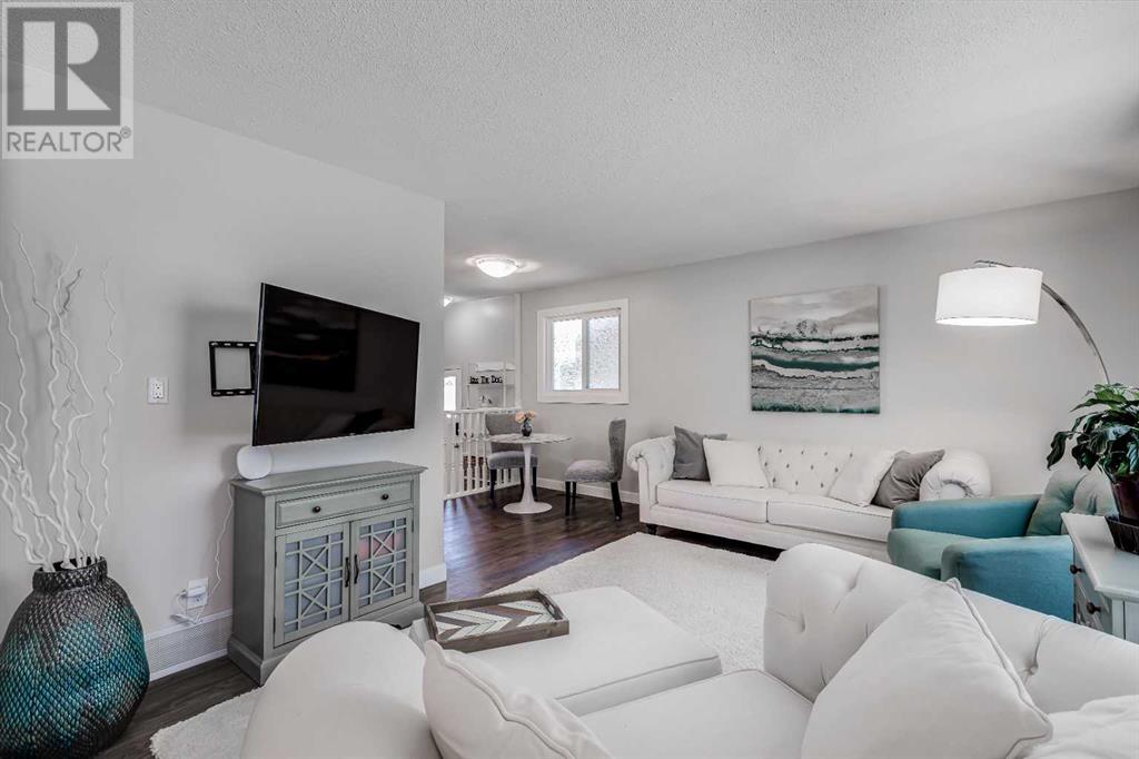 811 Avonlea Place SE