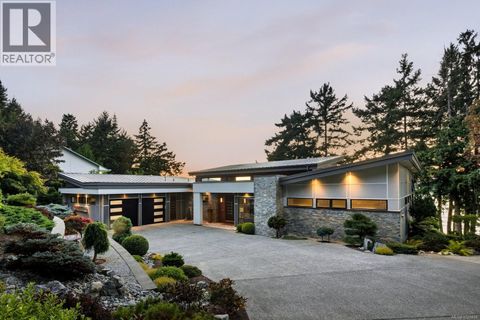 568 Lands End Rd North Saanich BC V8L5K9