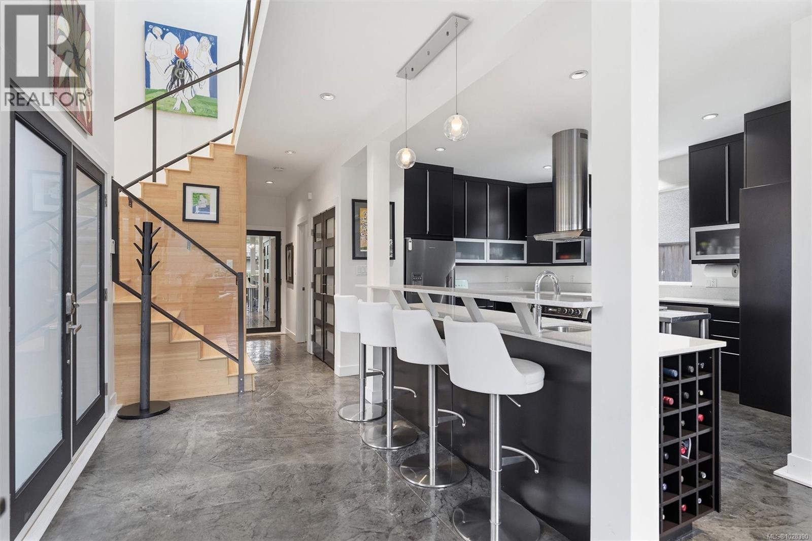 838 Old Esquimalt Rd