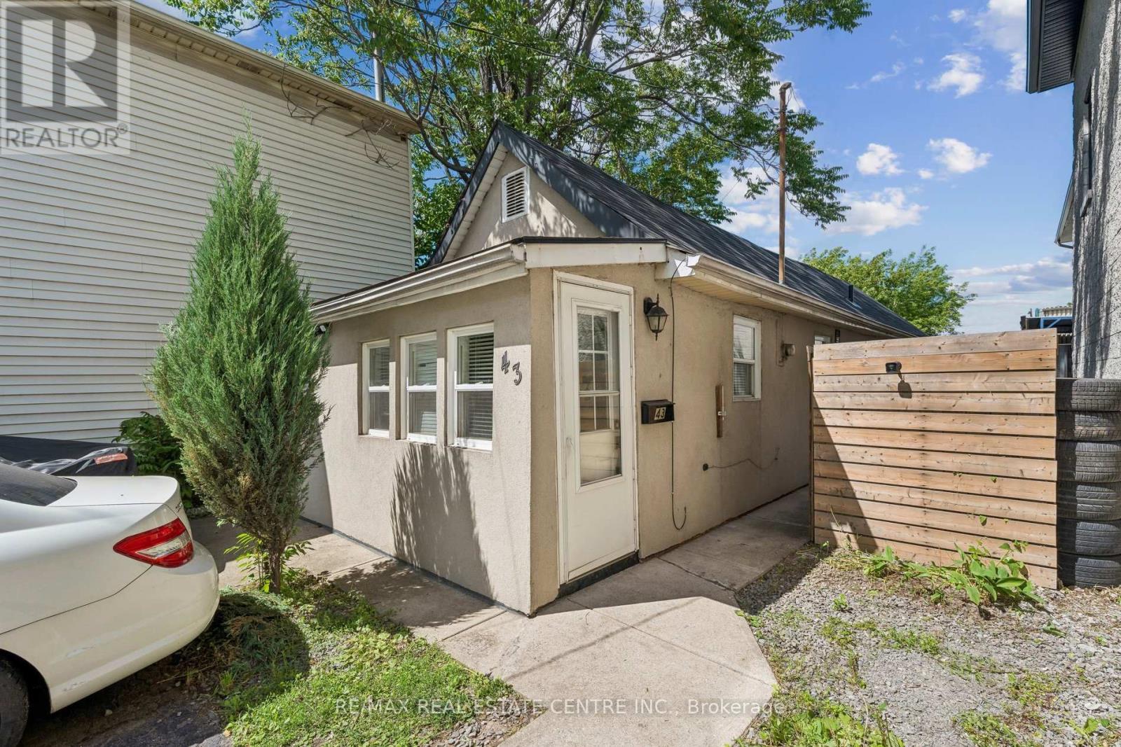 43 WHITFIELD AVENUE