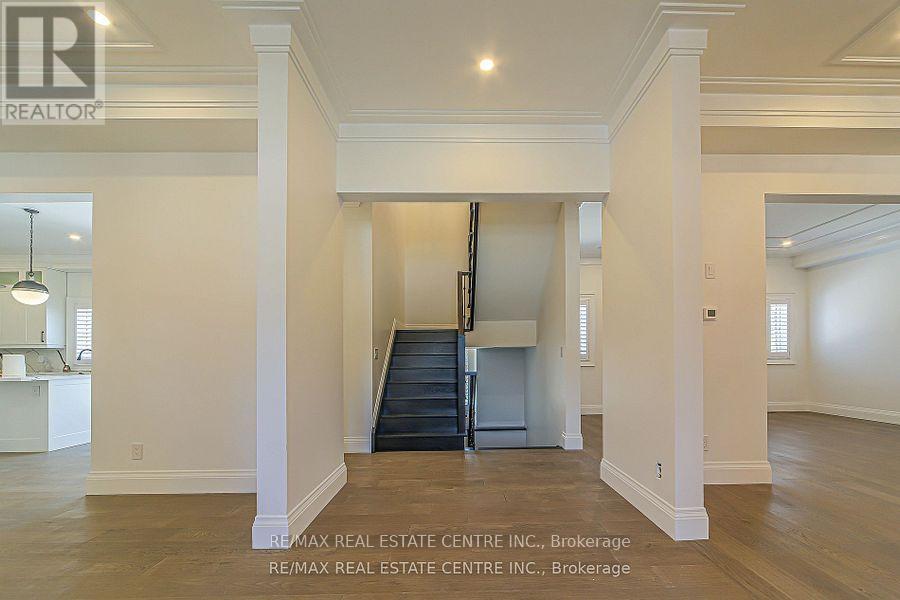 1 HAWTHORN CRESCENT