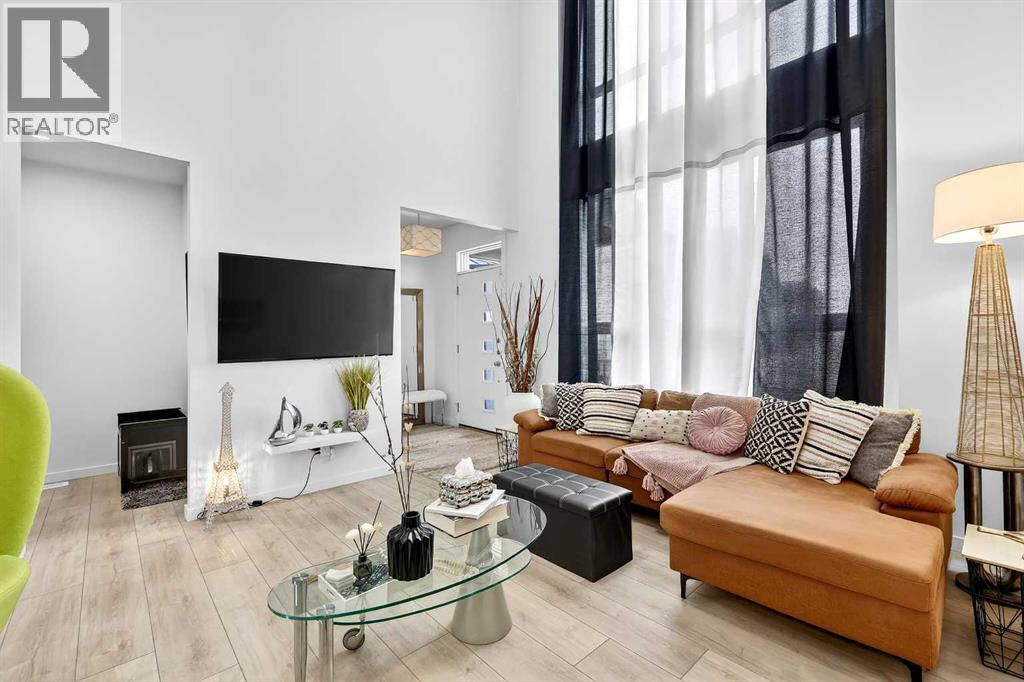 42 Heirloom Manor SE