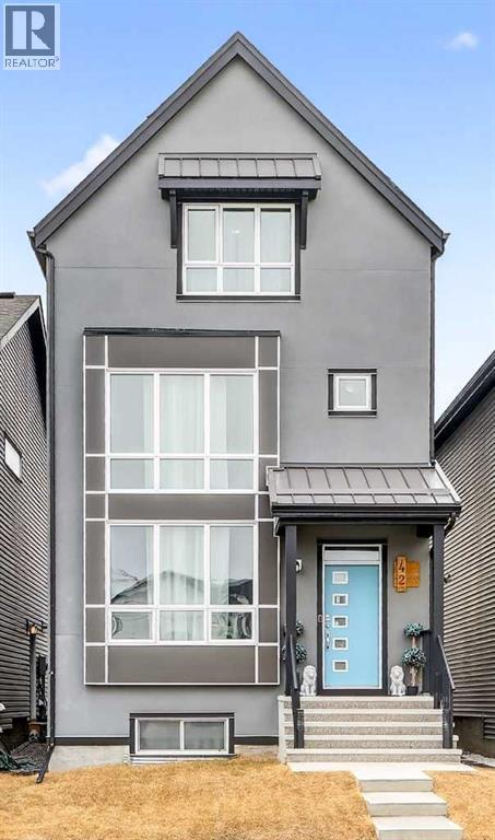 42 Heirloom Manor SE