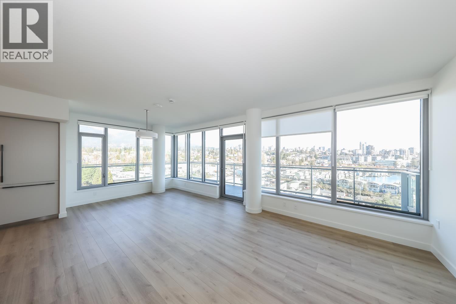 901 755 HARBOURSIDE DRIVE