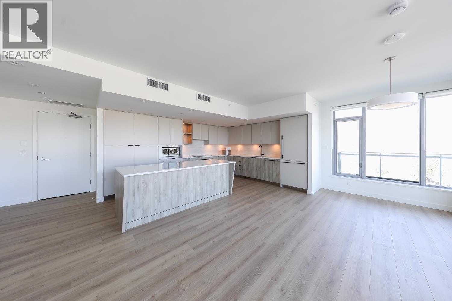 901 755 HARBOURSIDE DRIVE