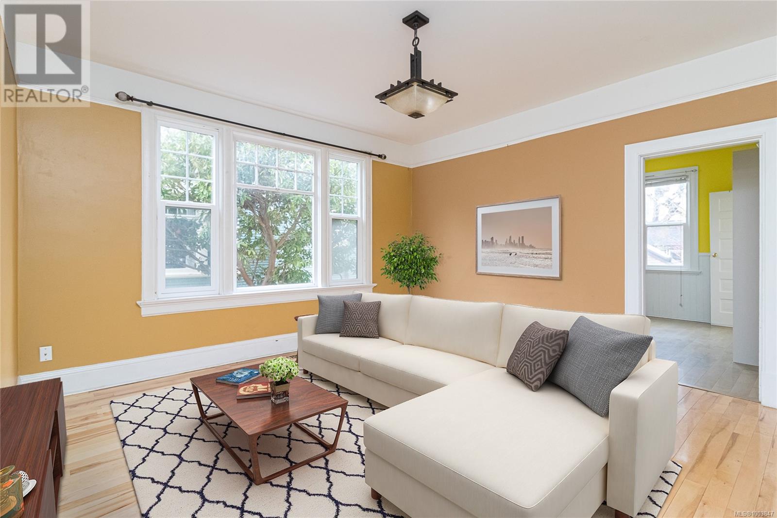 146 Simcoe St