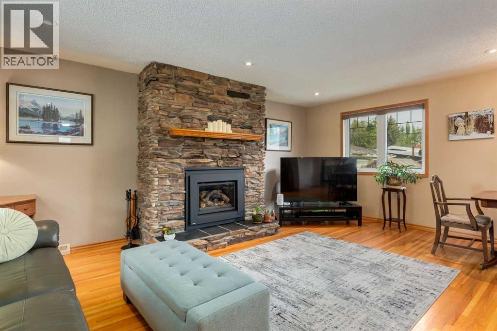 48 Chancellor Way NW