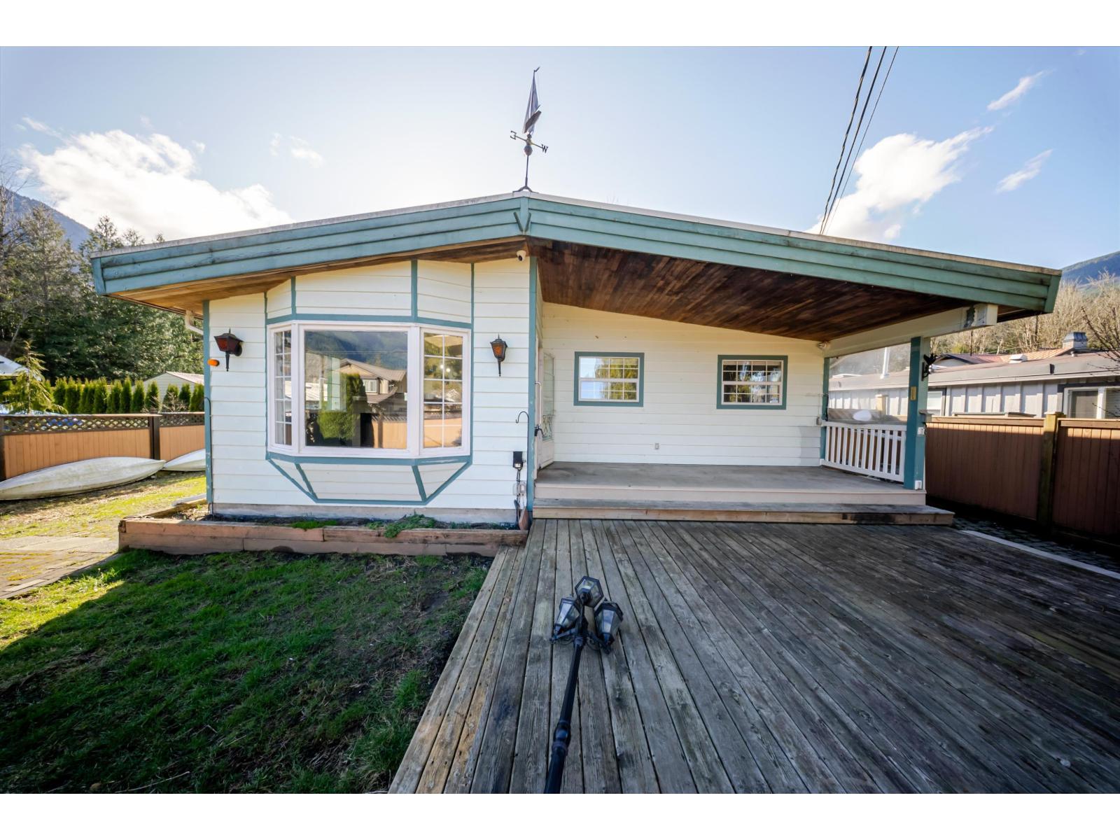 1809 CAROL ROAD|Cultus Lake South