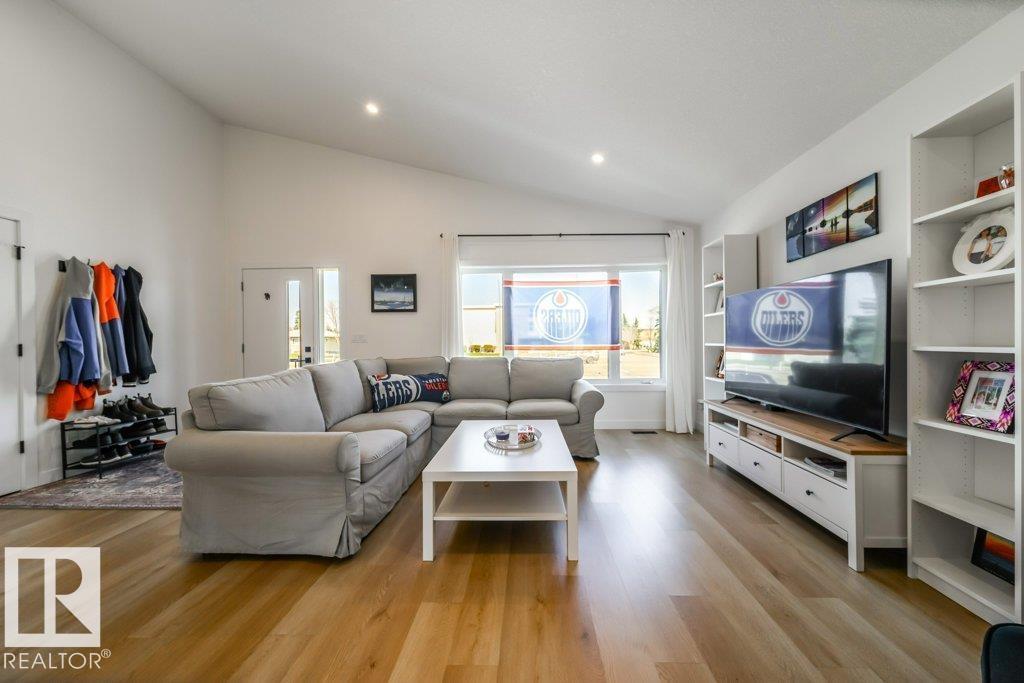 11303 111 AV NW