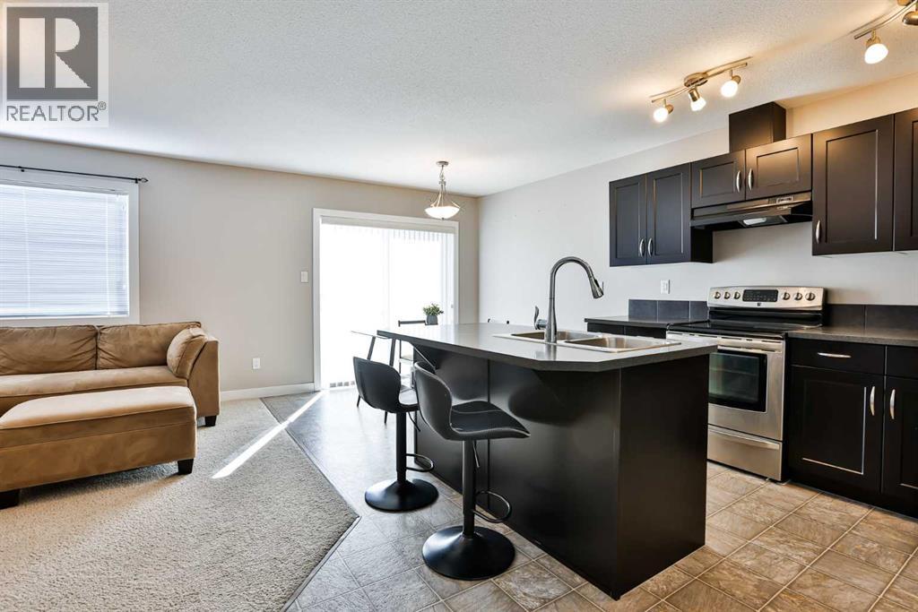 8, 213 Silkstone Road W