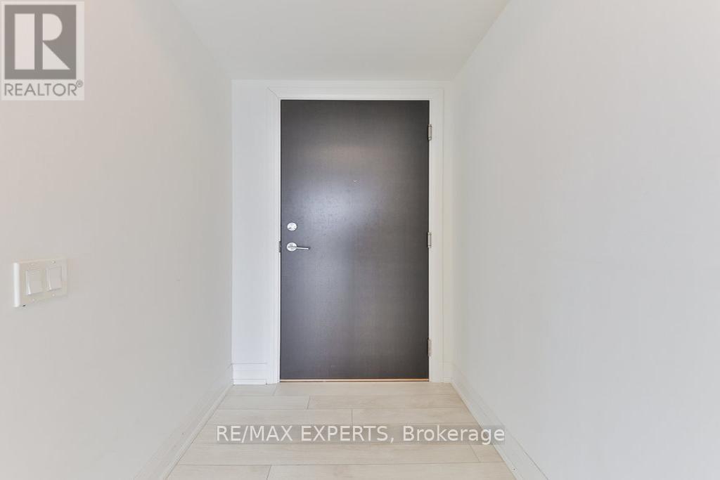 802 - 1461 LAWRENCE AVENUE W