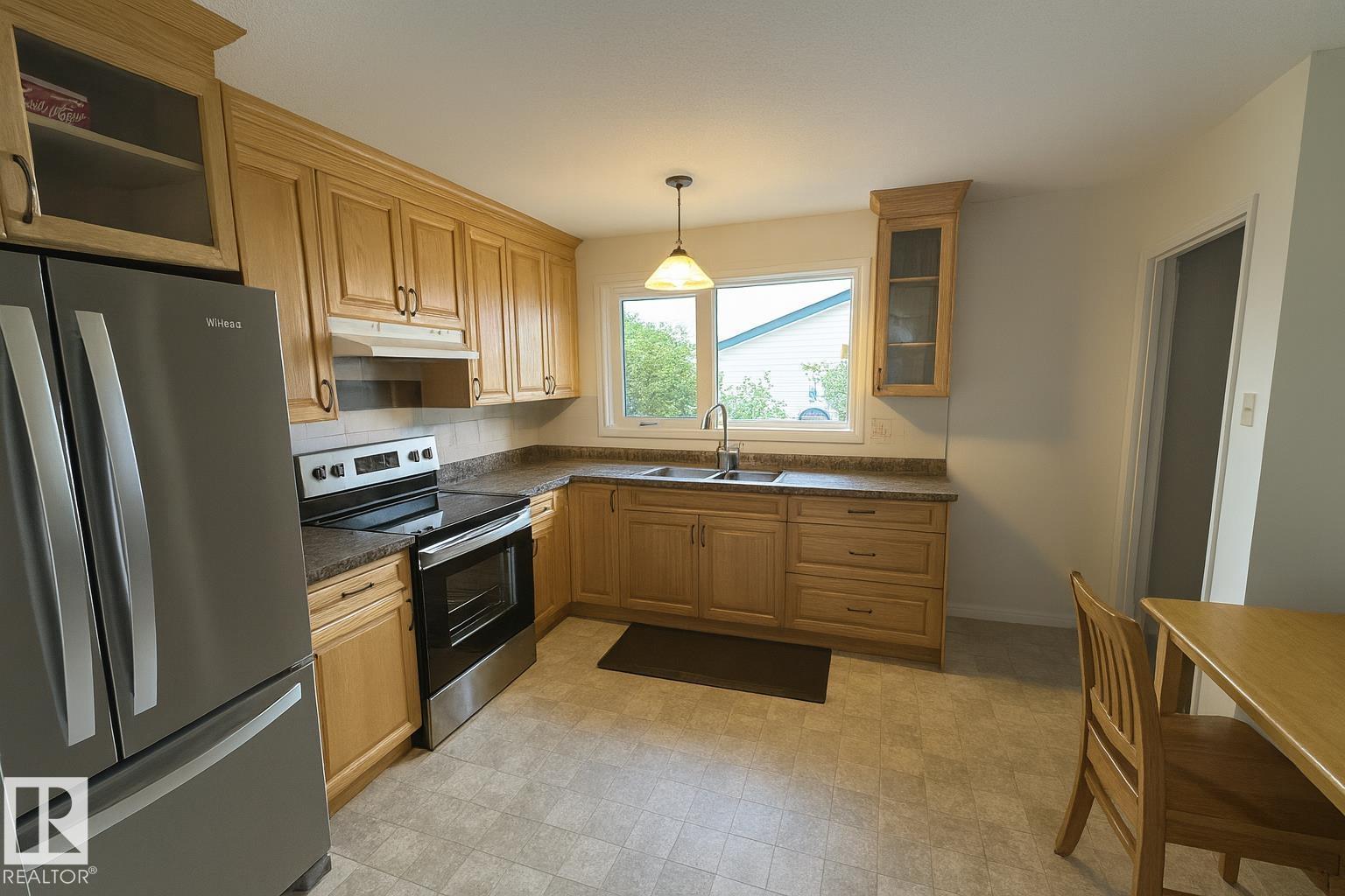 3512 114 AV NW