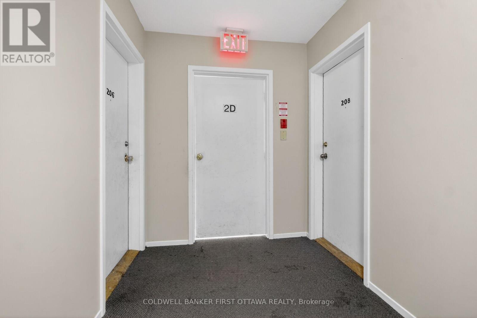 208 - 24 TOWN LINE W