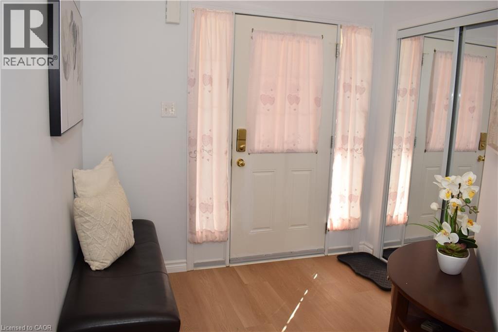 28 LEMON GRASS Street