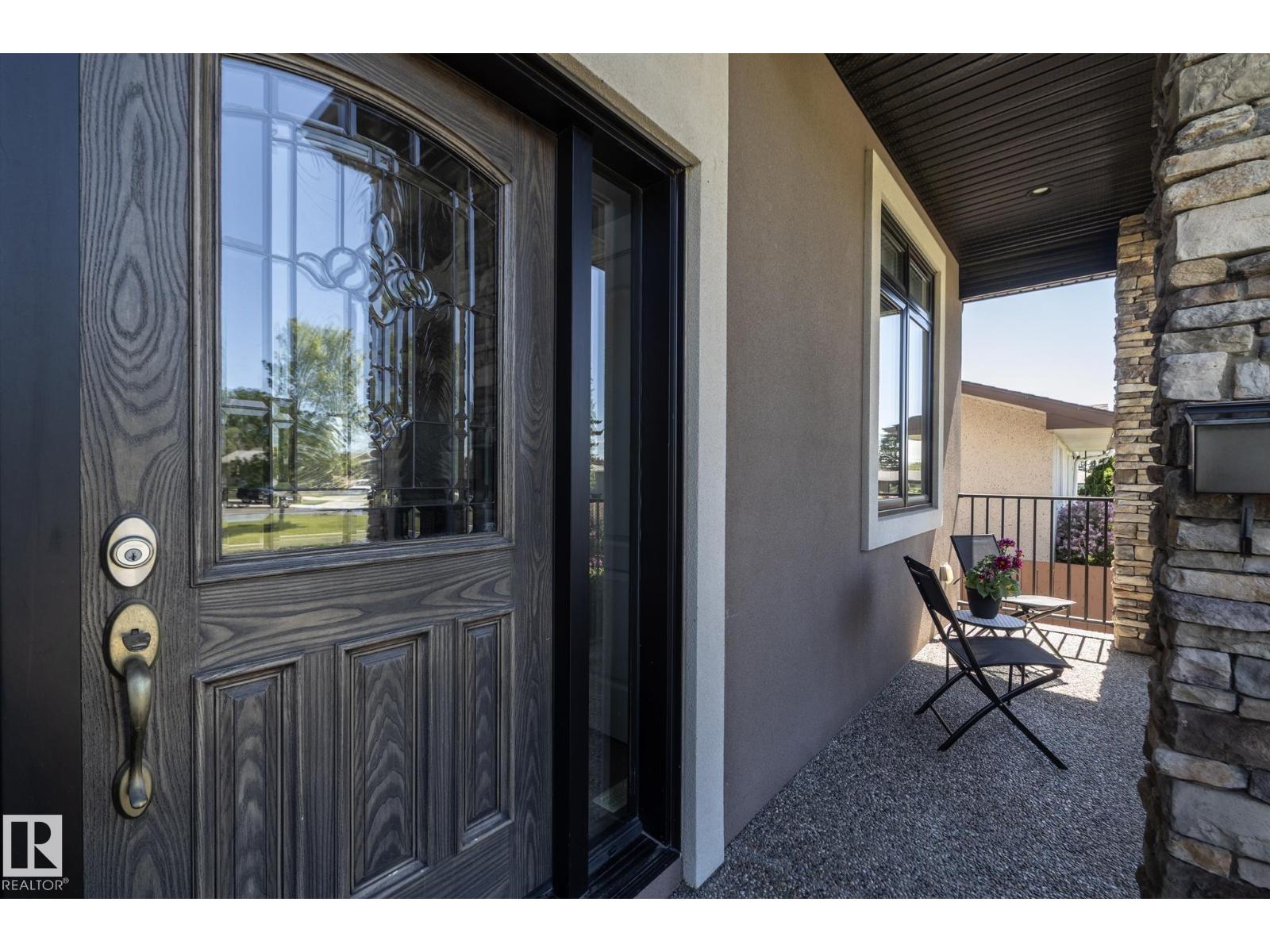 6504 97 AV NW