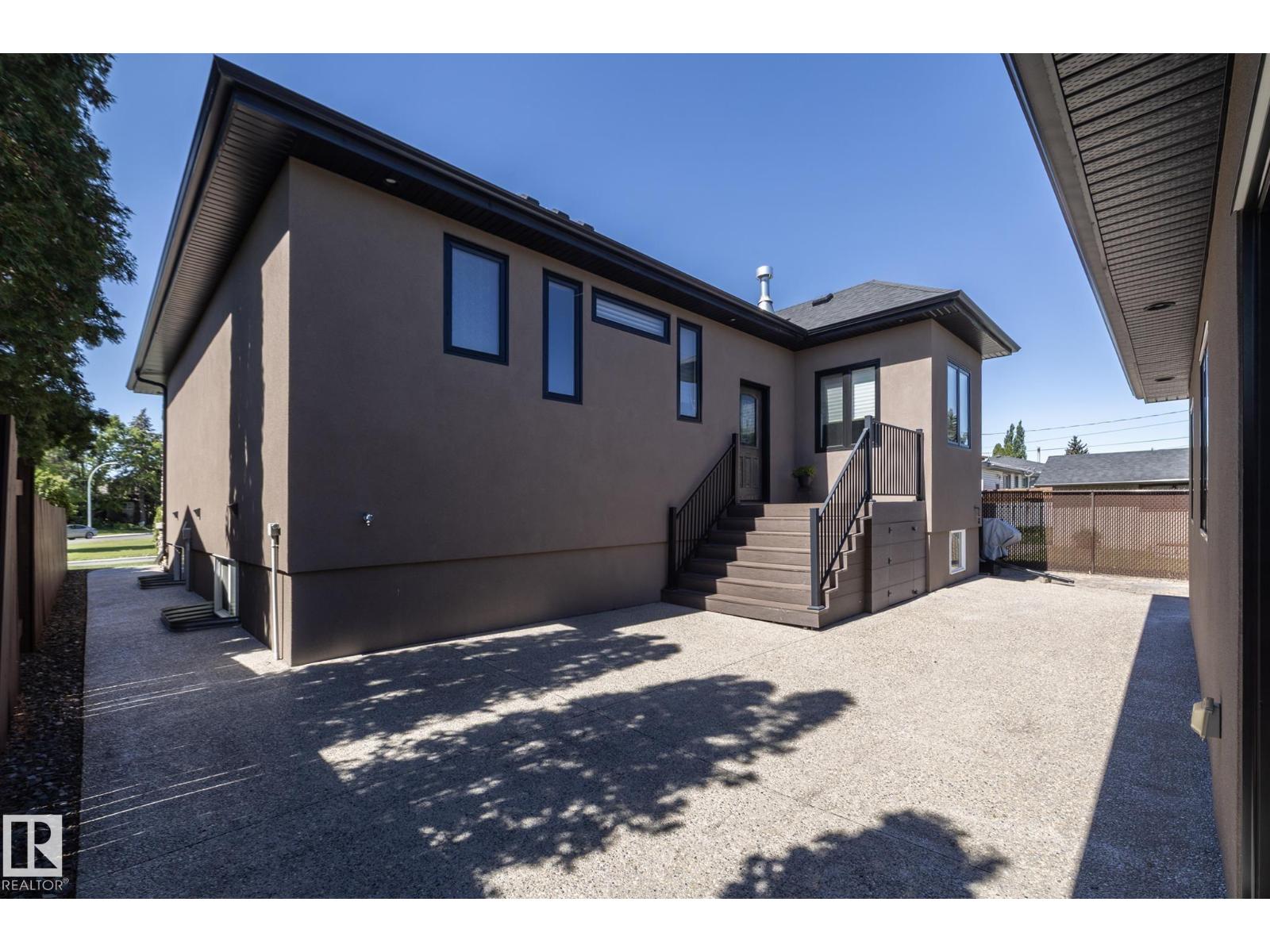 6504 97 AV NW