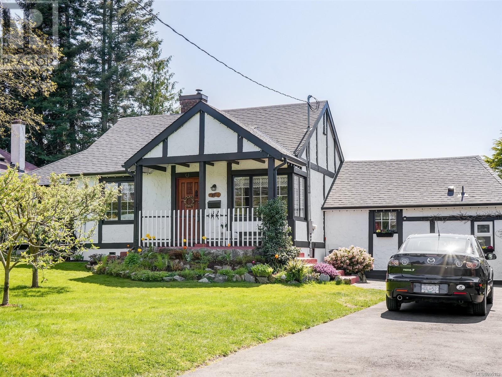 841 MANN Ave