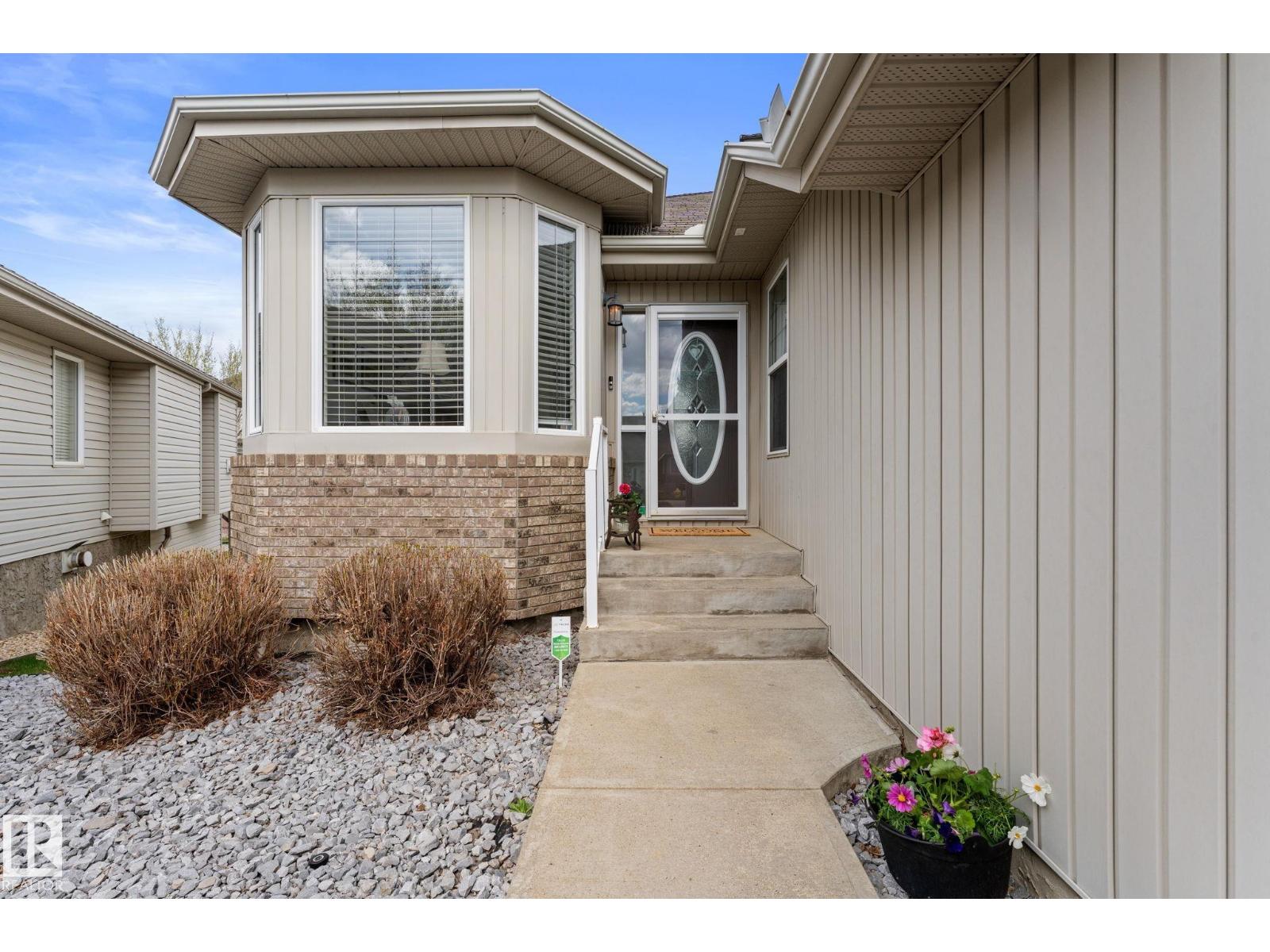 #6 10848 8 AV SW
