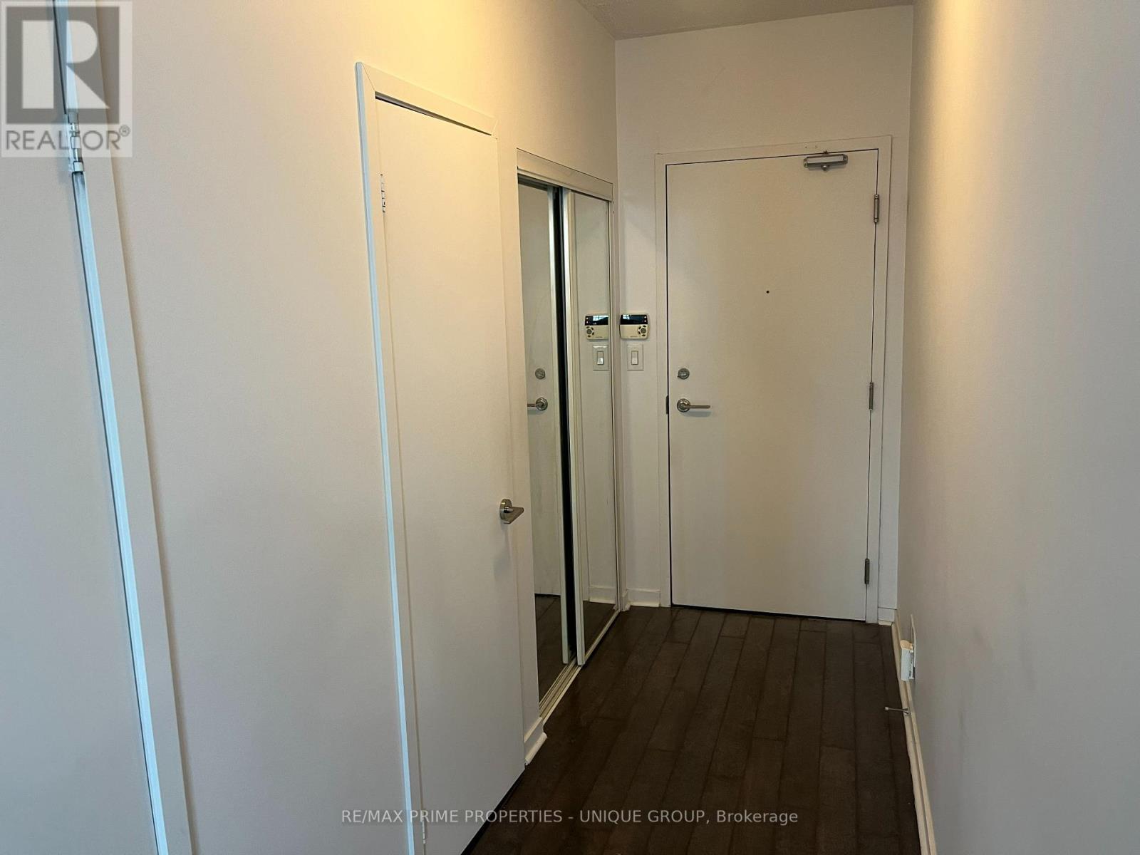 907 - 120 DALLIMORE CIRCLE