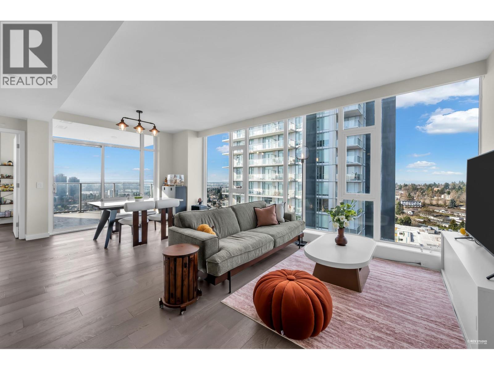 1906 7433 CAMBIE STREET