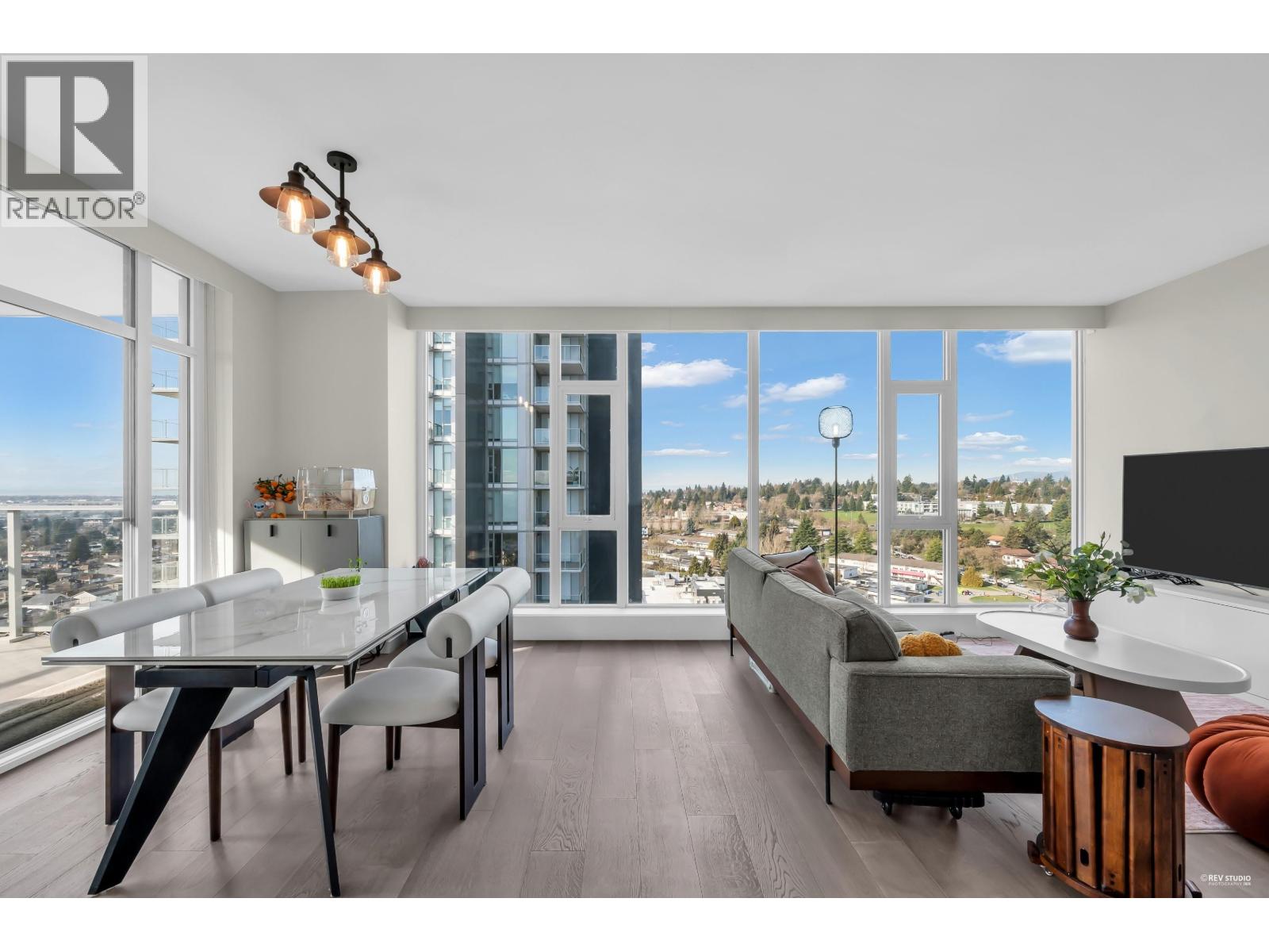 1906 7433 CAMBIE STREET