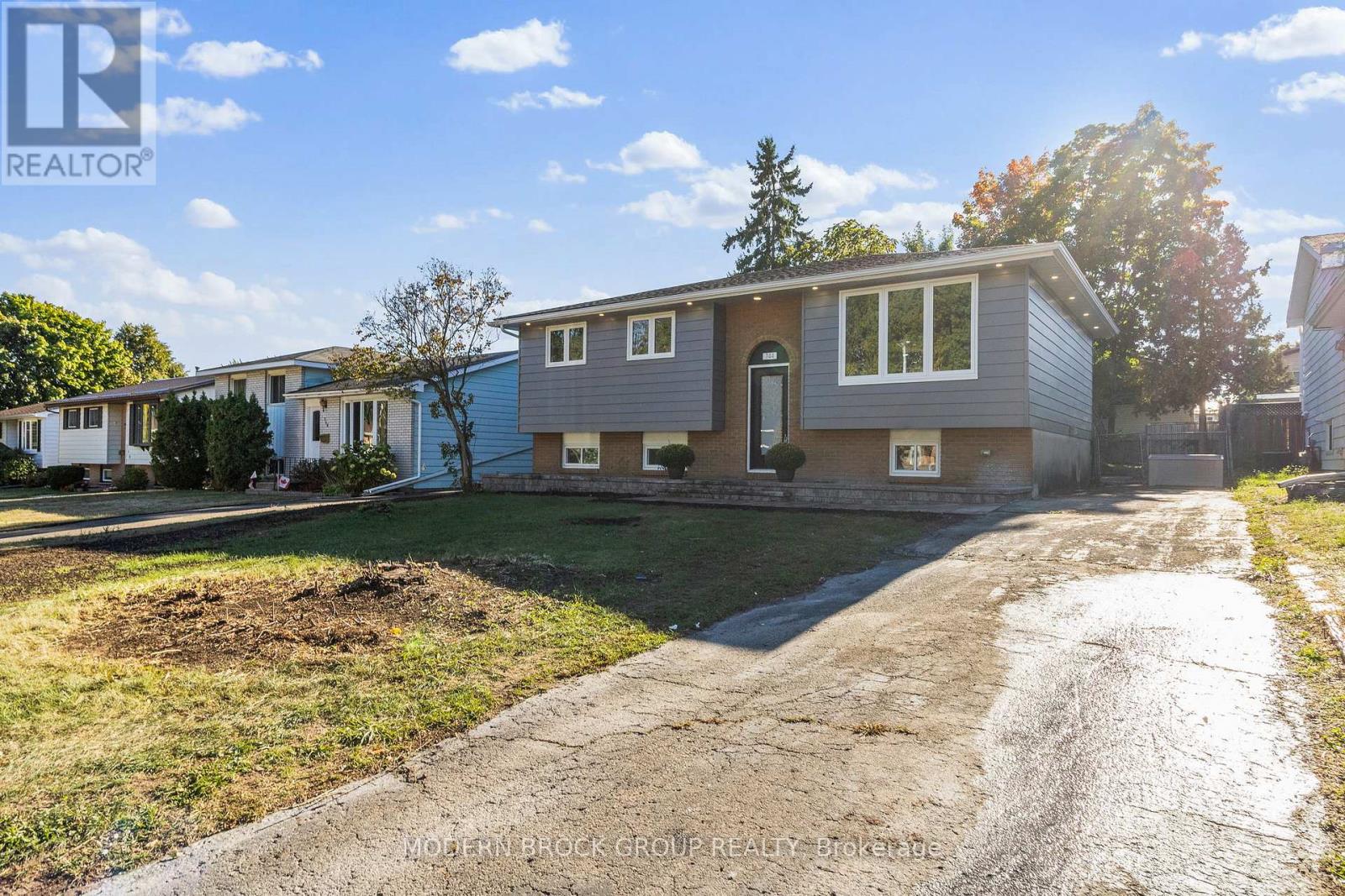 744 COMSTOCK CRESCENT