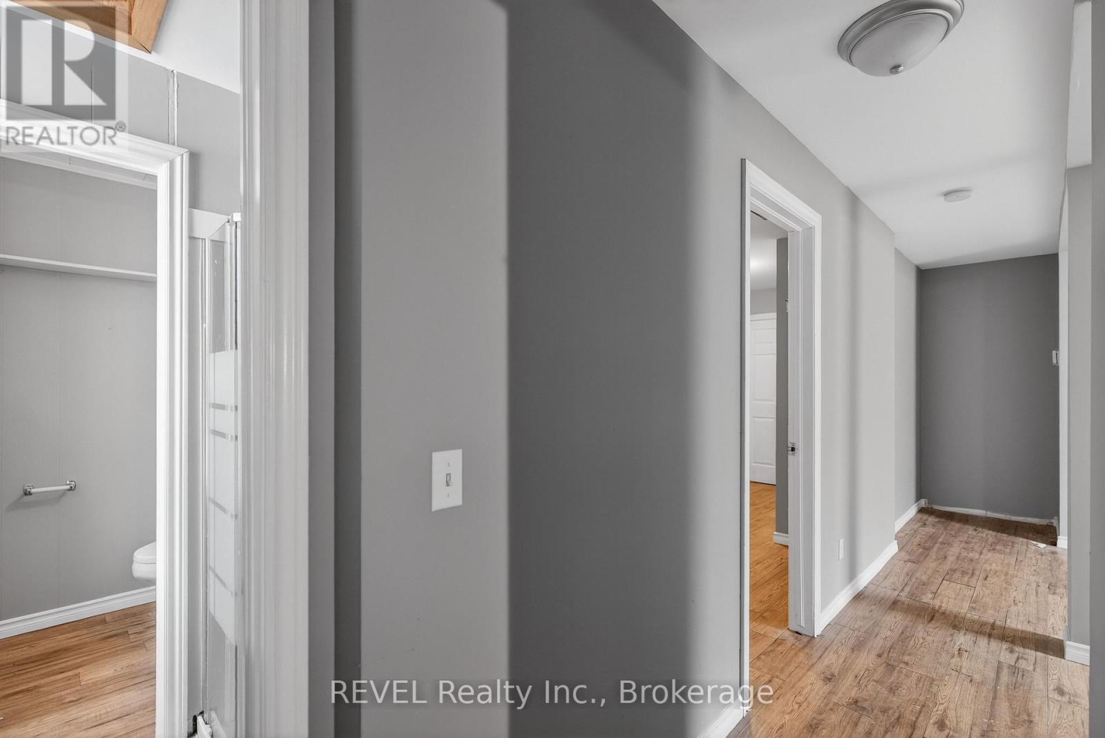 229 MAIN STREET W