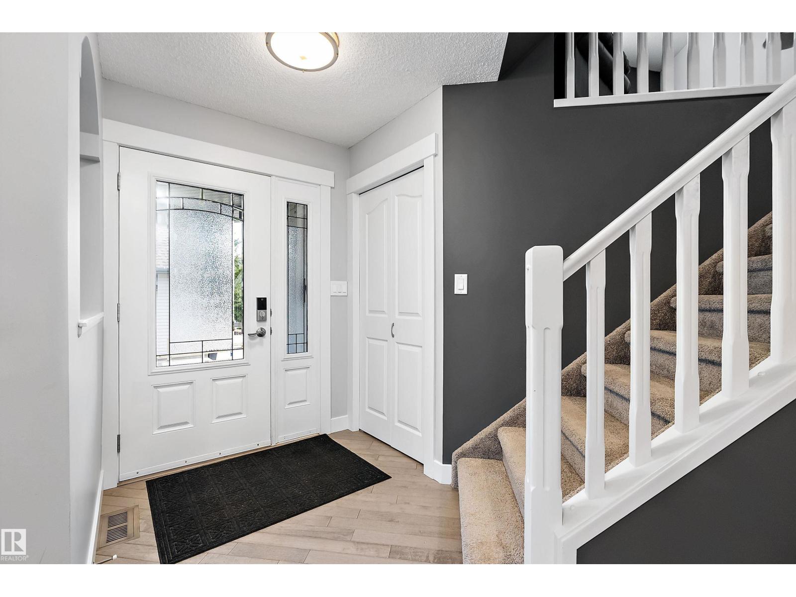 1223 117 ST NW