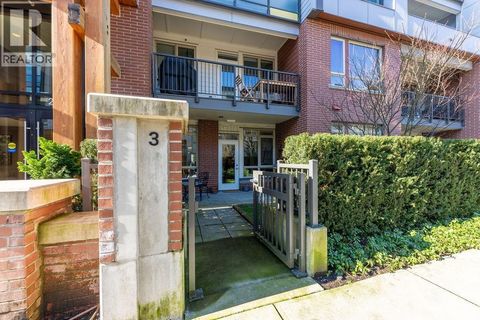 3 2651 LIBRARY LANE North Vancouver BC V7J0C1