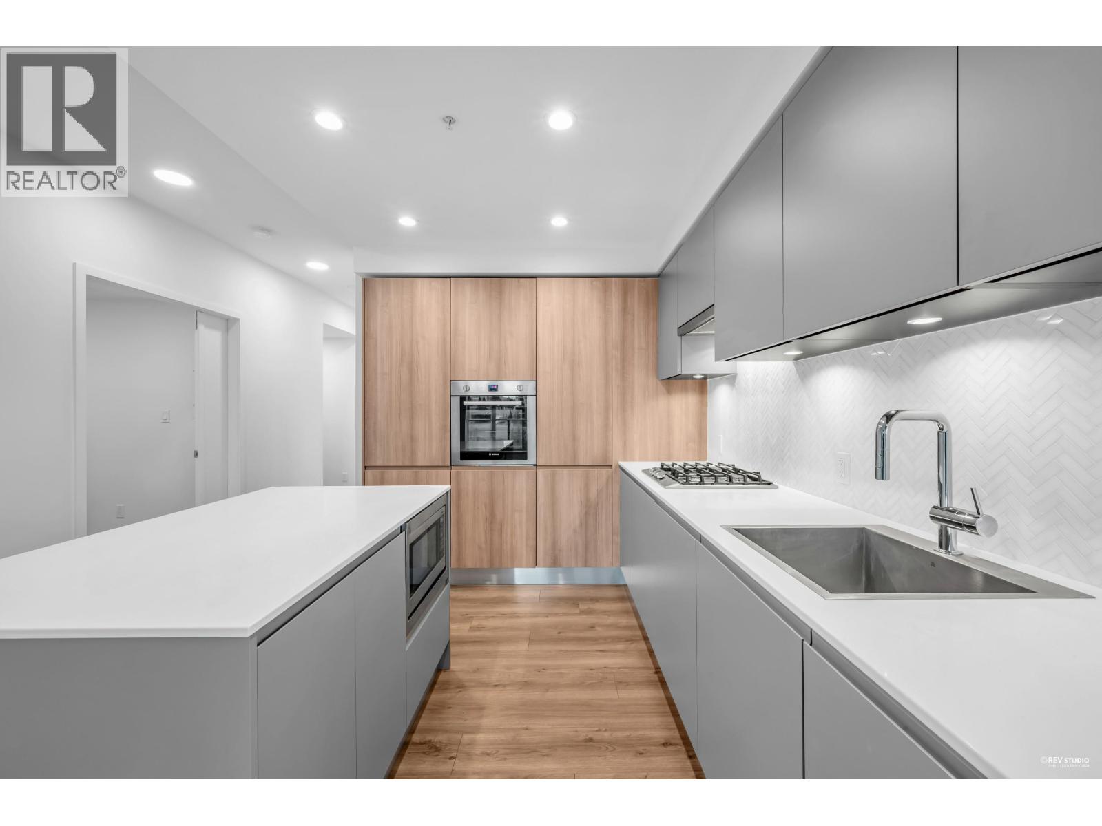 516 3809 EVERGREEN PLACE