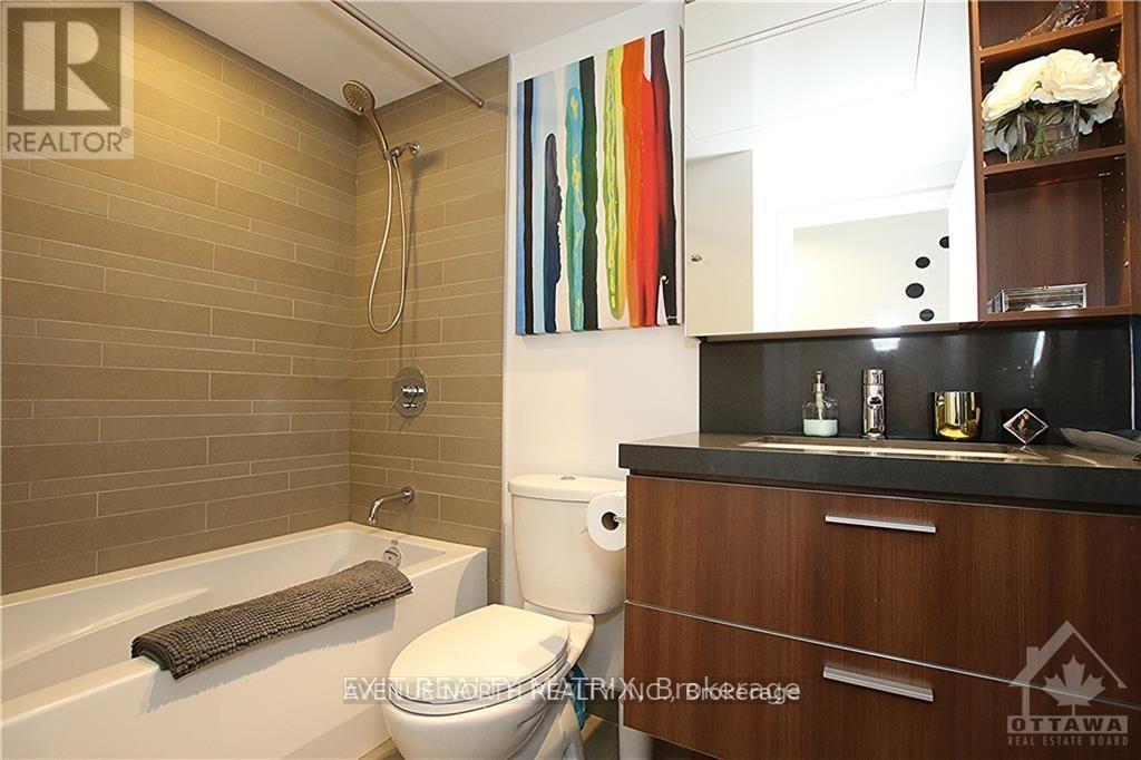 938 - 340 MCLEOD STREET