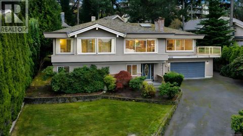 4335 Emily Carr Dr Saanich BC V8X5E4