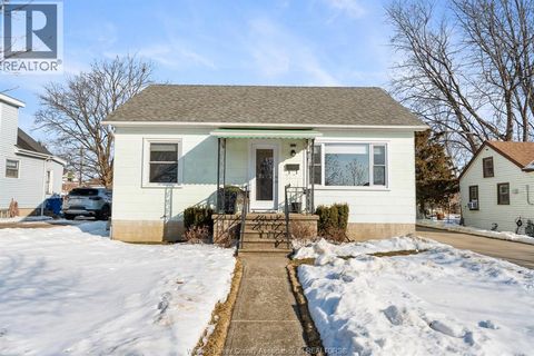 Property photo of 100 grace street, kingsville, ON n9y1l1