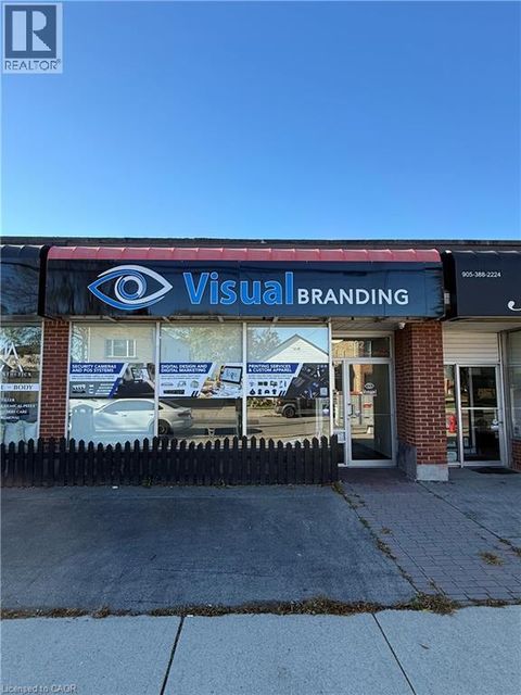 302 BRUCEDALE Avenue Hamilton ON L9A1R1