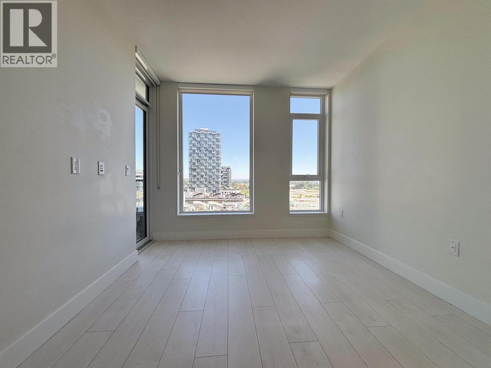 1001 3438 SAWMILL CRESCENT