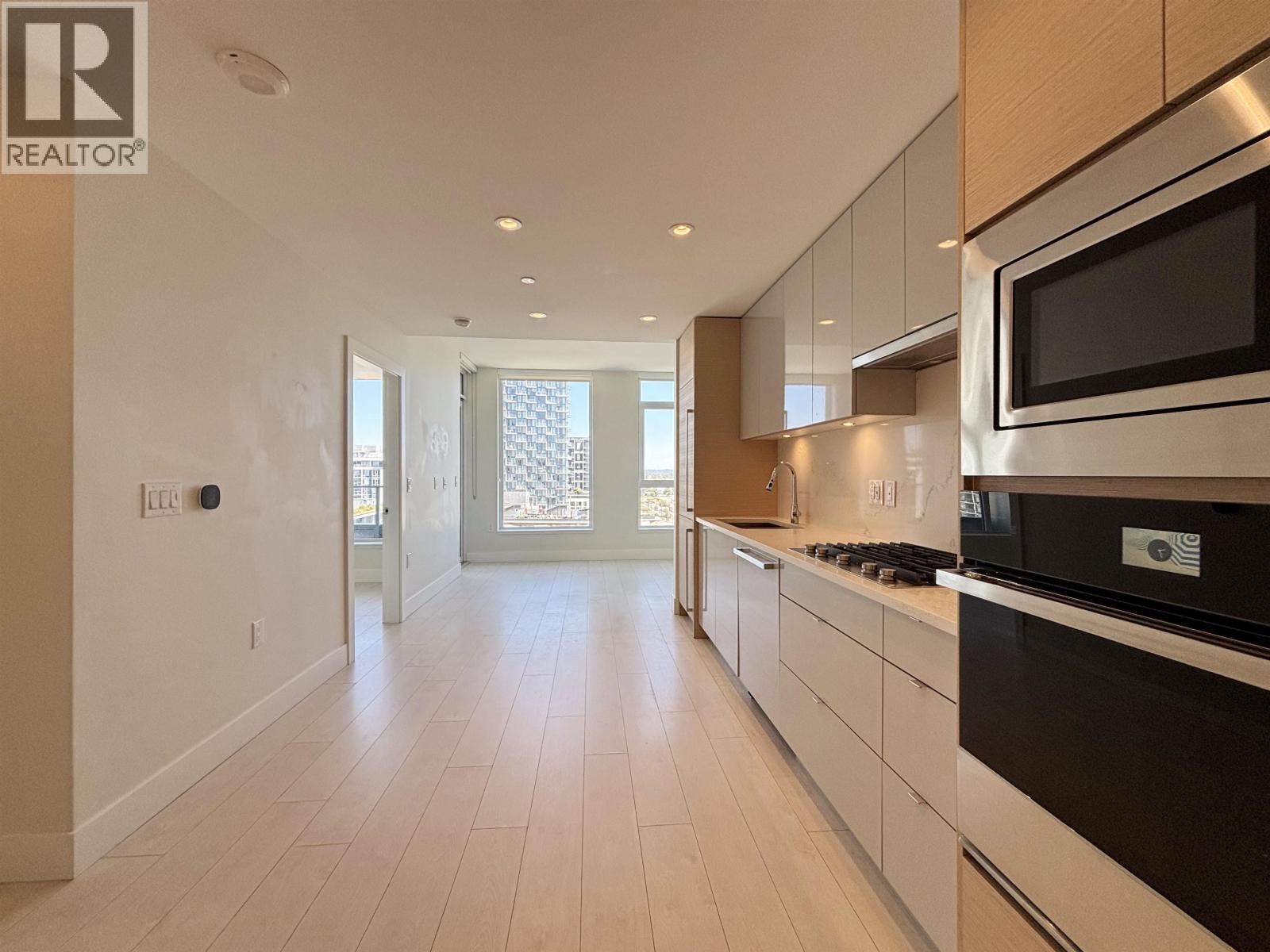 1001 3438 SAWMILL CRESCENT