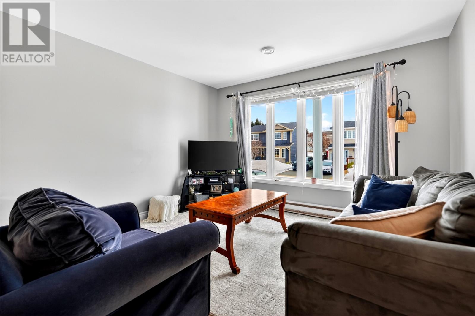 52 Cottonwood Crescent