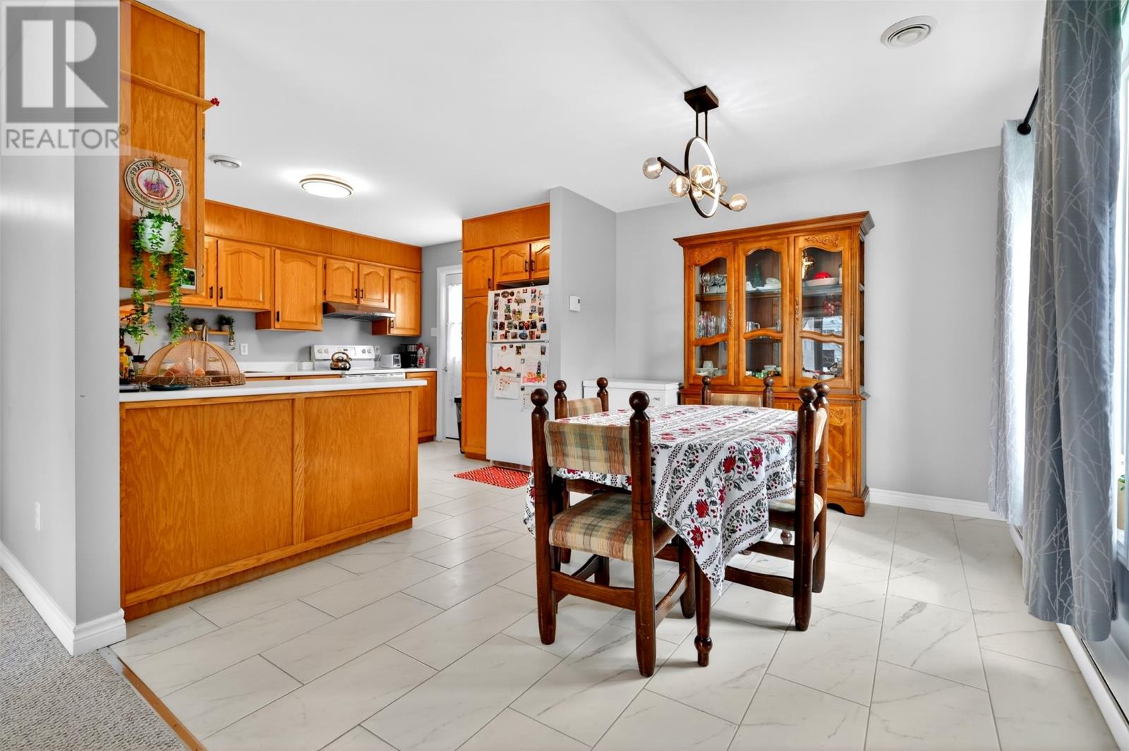 52 Cottonwood Crescent