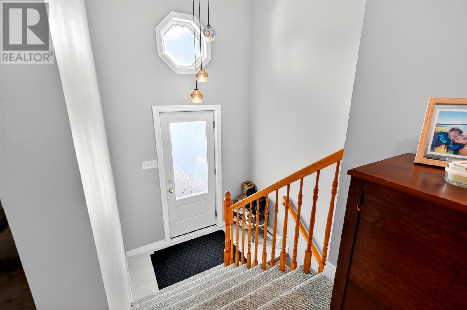 52 Cottonwood Crescent